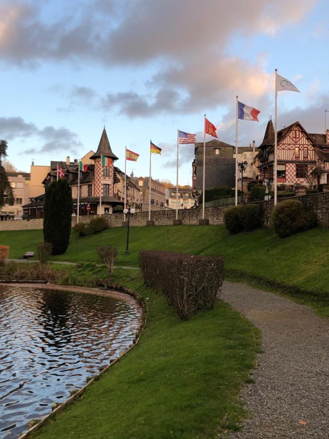 Manoir De La Prise Tarot Bed & Breakfast Bagnoles de l'Orne Normandie Luaran gambar